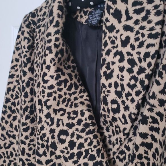 GRACE animal-print cape-style coat. - Picture 8 of 12